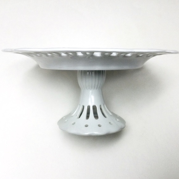 PORCELAIN - LATTICE TRIMMED - PEDESTAL - MINI CAKE - DESSERT STAND - Picture 2 of 3
